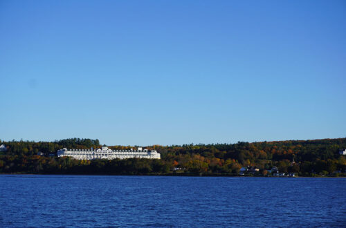 Mackinac_Island_Michigan_Grand_Hotel_Travel_Guide