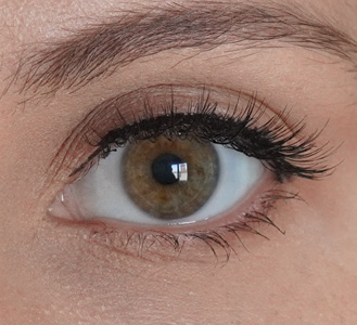 Lolas Rose Quartz Magnetic Eyelashes and Eyeliner Hazel Eye