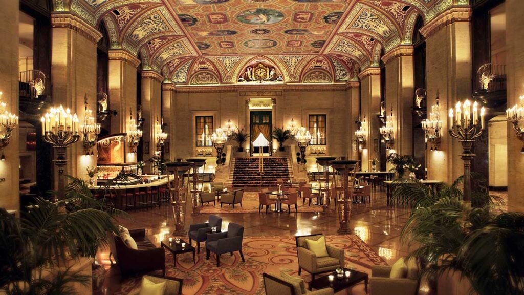 Coolest Hotels Chicago Historic Hotel Palmer House Hilton Hotel